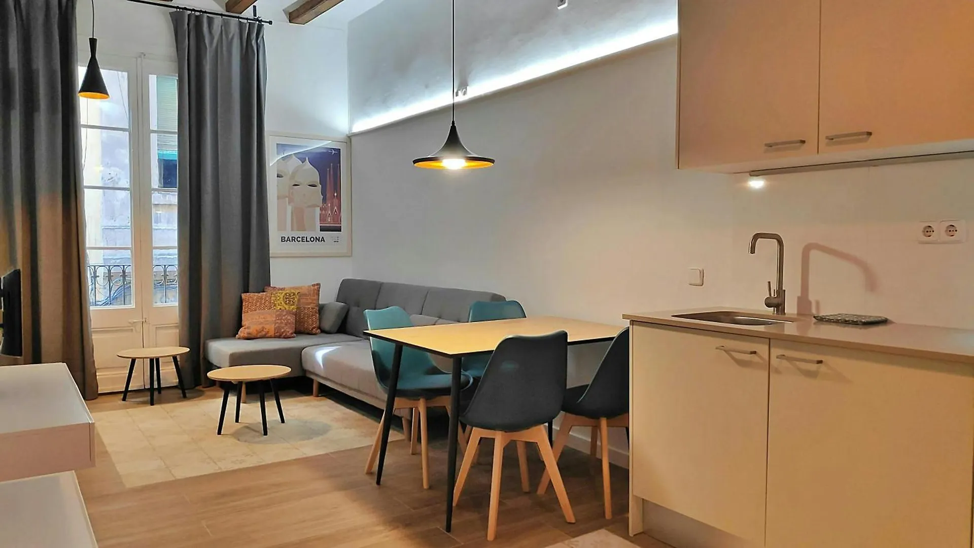 Appartamento Sant Antoni 3 - Downtown Barcelona. Modern Spagna